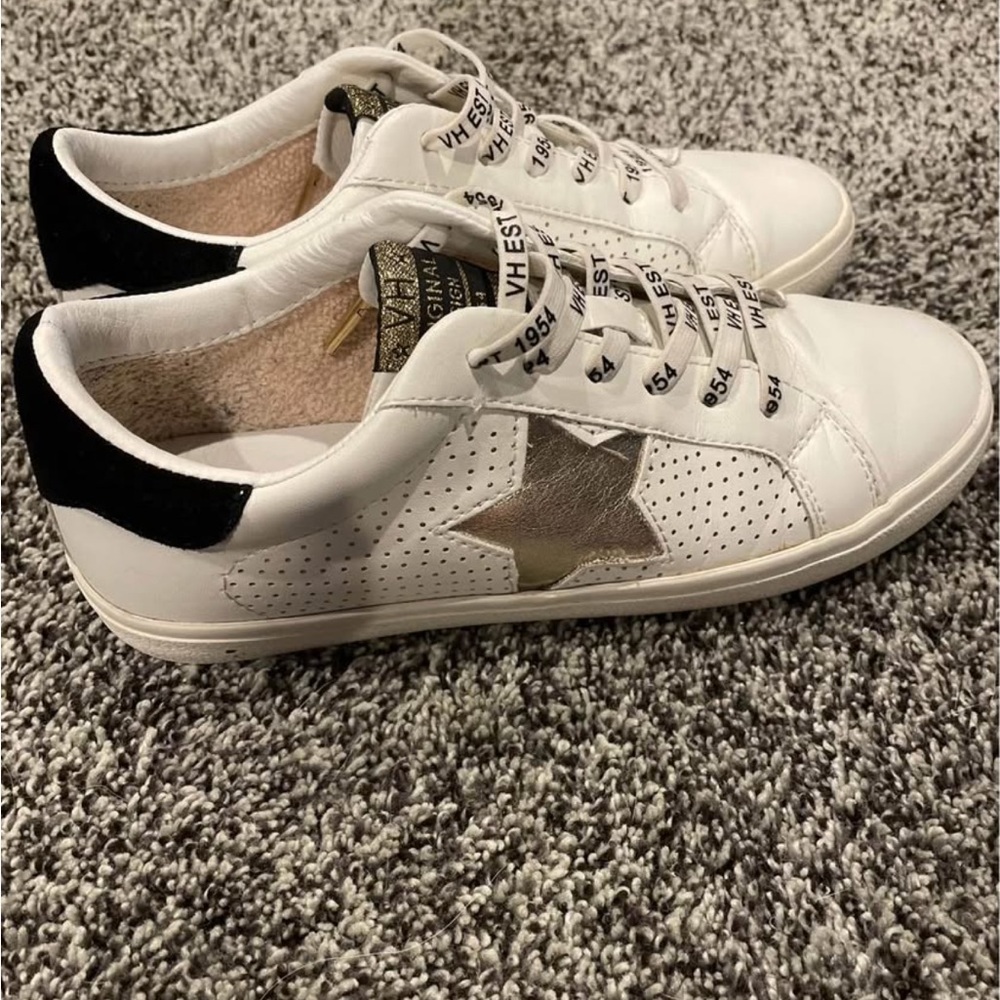 Vintage Havana White and Black Star Sneakers